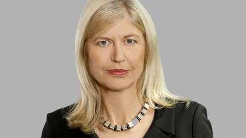 R+V Versicherung AG: Julia Merkel neu im Vorstand