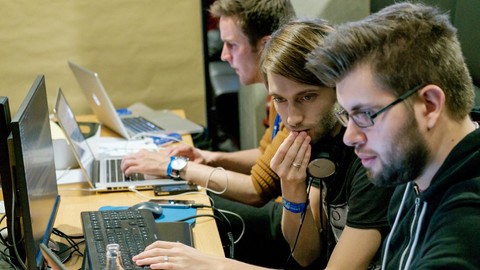 Zurich lädt zum InsurHack® - Coder aus aller Welt beim Versicherungs-Hackathon in Köln erwartet