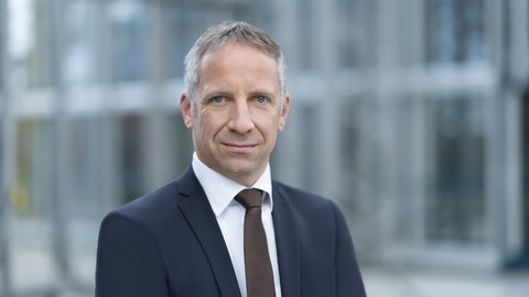 Fonds Finanz: Philip Vorndran, Dr. Gregor Gysi und Prof. Dr. Hendrik Streeck sind die Star-Redner der Hauptstadtmesse