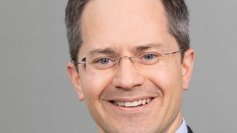 Nach zehn Jahren als Vorstand für Kapitalanlagen: Axel-Rainer Hoffmann verlässt die VOLKSWOHL BUND Versicherungen