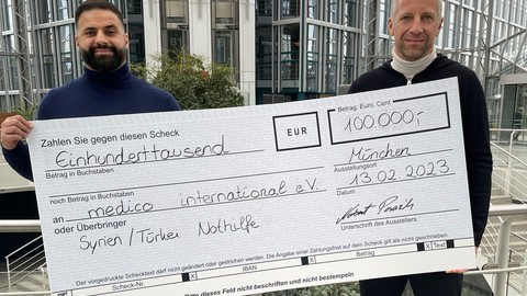 Fonds Finanz Geschäftsführer Norbert Porazik stellt 100.000 Euro für die Erdbebennothilfe zur Verfügung