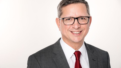 AfW begrüßt Urteil zur Rentenversicherungspflicht von Maklerinnen und Maklern, die mit Pools zusammenarbeiten