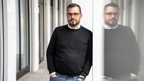 CLARK und Hypoport InsurTech stärken Partnerschaft für digitale Versicherungsplattformen