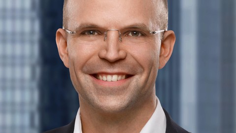 Nicolas Pöltl übernimmt die Leitung des neuen Kompetenzfeldes KI & Daten bei der Haftpflichtkasse