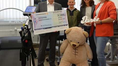 Spenden statt Schenken: uniVersa unterstützt kinderherzen Stiftung Erlangen