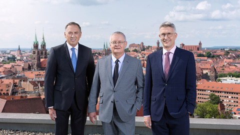 Wachstum in allen Unternehmen: uniVersa entwickelt sich kontinuierlich weiter