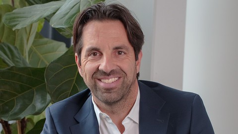 Finanzportal24 wird Teil der Etops-Gruppe und stärkt das Leistungsspektrum im Bereich Finanzplanung