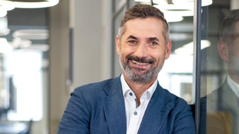 Erfolgreiches Jahr 2025: 60 Nachfolgelösungen und Ausbau regionaler Kompetenzzentren