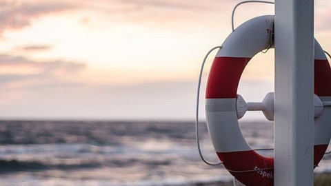 Der Pflege steht das Wasser bis zum Hals. Und der Pegel steigt.