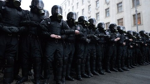 Verdacht auf Sozialbetrug: Polizei durchsucht Gebäude von Großfamilie in Norddeutschland