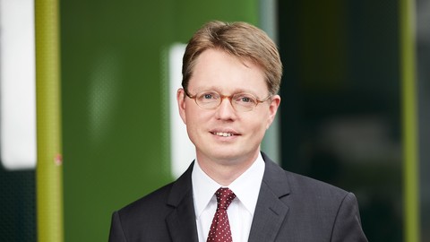 "Zukunftspakt Pflege": Jetzt die Chancen für eine generationengerechte Reform nutzen