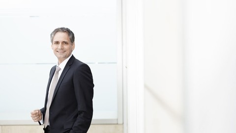 Digitales Schadenmanagement bei der Barmenia: Kunden der KFZ-Versicherung profitieren vom Schadenstatustracker