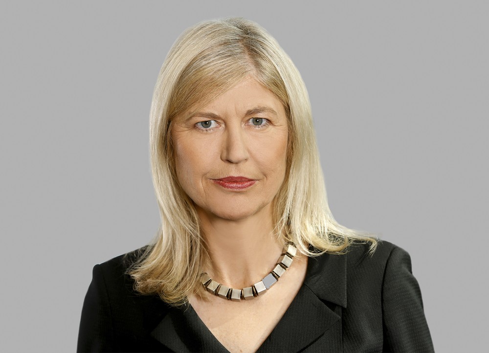 R+V Versicherung AG: Julia Merkel neu im Vorstand