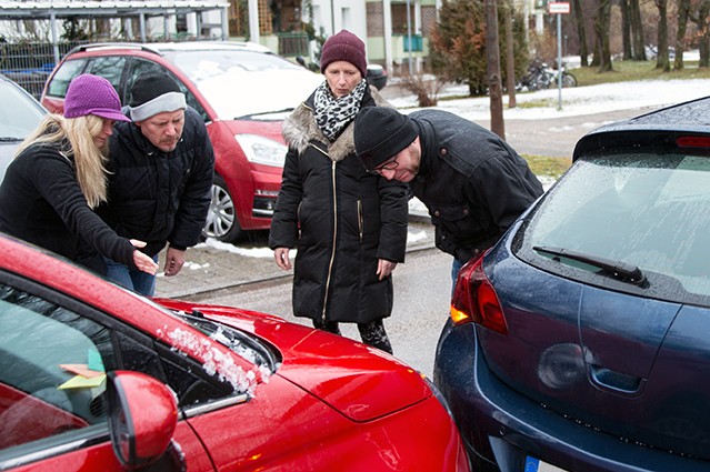 Die Masche mit den provozierten Autounfällen / Wie Betrüger dabei vorgehen und was betroffene Autofahrer tun können