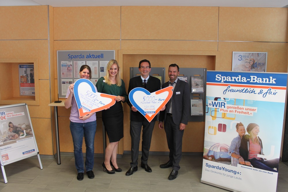 Zehn Jahre Sparda-Bank München in Giesing: Genossenschaftsbank spendet 10.000 Euro an lokale Initiativen