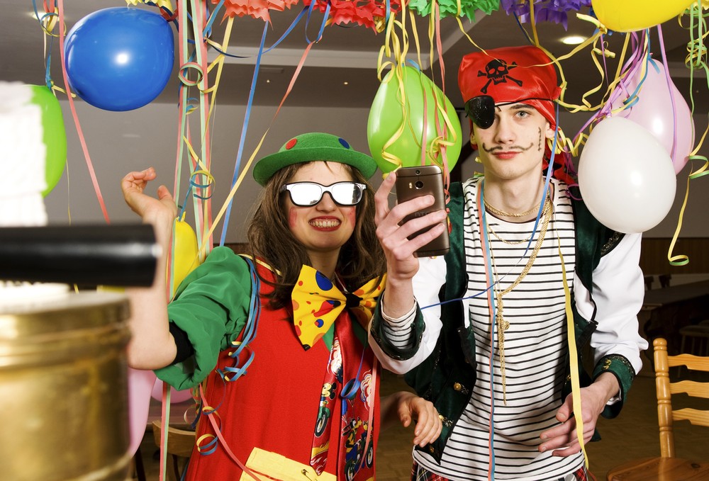 YouGov: Karnevalisten unterschätzen Unfallrisiko