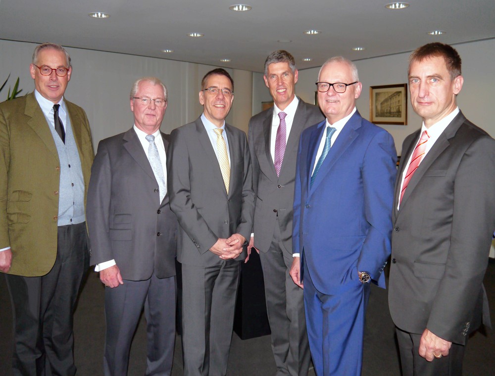 Vorstandsgremien der RheinLand Versicherungsgruppe: Ein Jubiläum und zwei Neuberufungen - Christoph Buchbender: 25 Jahre in der Konzernverantwortung