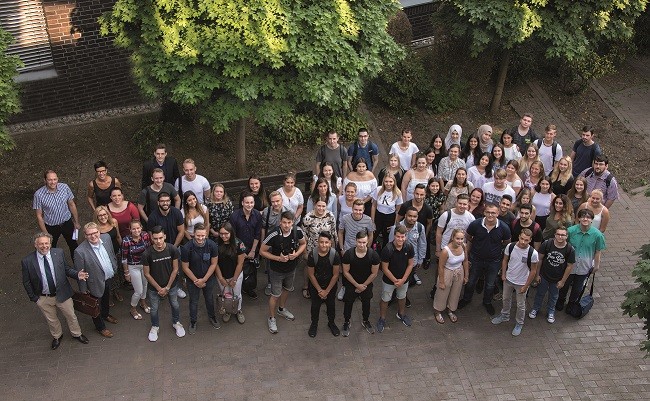 100 Azubis starten bei der Knappschaft-Bahn-See 