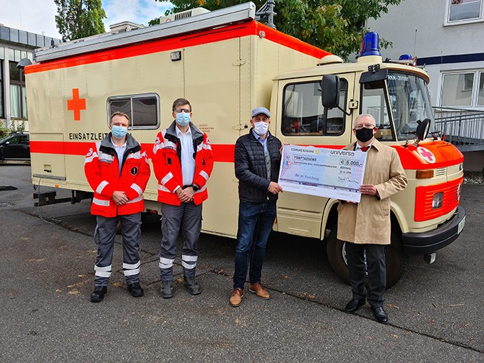 Neuer Einsatzleitwagen:  uniVersa unterstützt BRK Nürnberg mit 5.000 Euro  