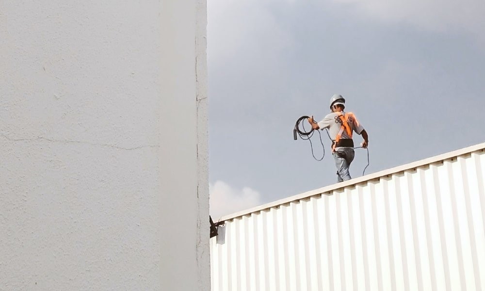 Neue Studie zum Tag der Arbeit: Fehlende Absicherung gegen Berufsunfähigkeit auch nach der Pandemie 