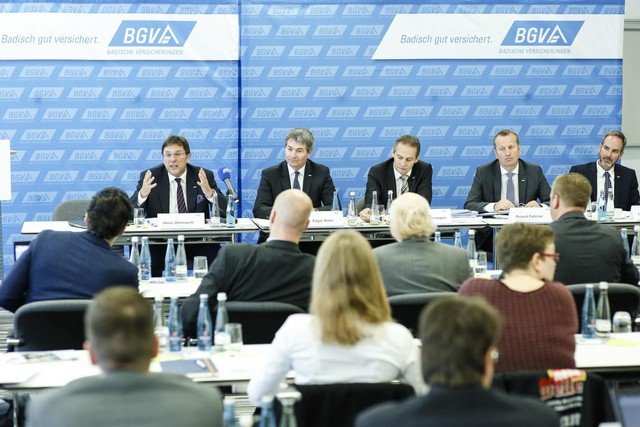 v.l.n.r.: Heinz Ohnmacht, Vorstandsvorsitzender BGV, Professor Edgar Bohn, stellv. Vorstandsvorsitzender BGV, Raimund Herrmann, Mitglied im Vorstand BGV, Roland Fahrner, Thomas Kollöffel, beide Vorstandsmitglieder Badische Rechtsschutzversicherung AG